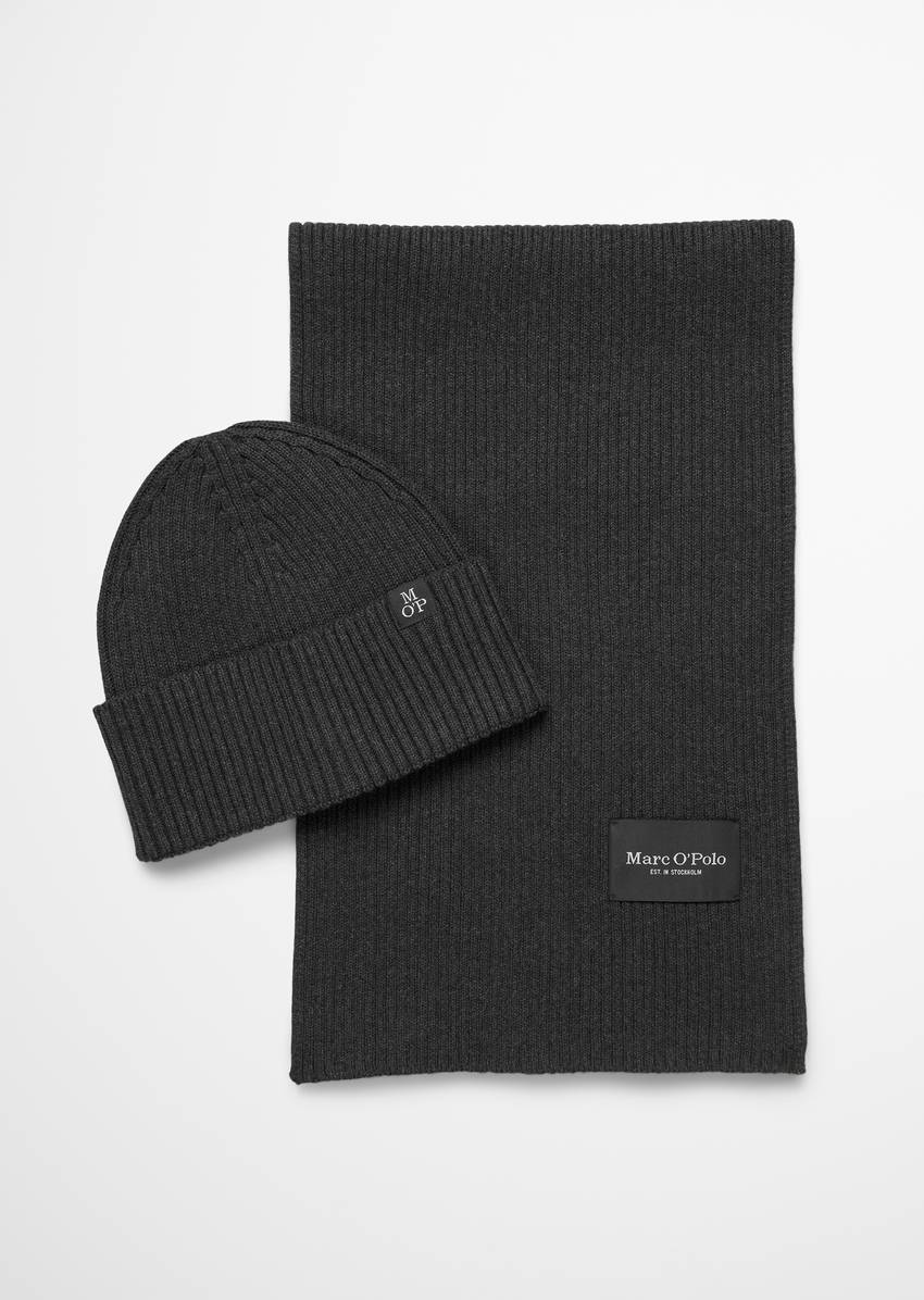 DfC cap & scarf set made from pure organic cotton