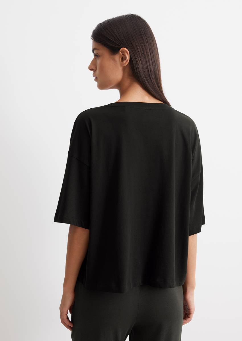 Lounge cropped top made from pure organic cotton