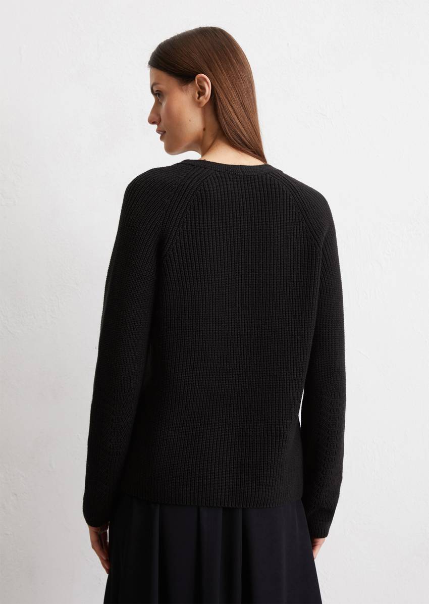 V-neck knitted sweater slim made from soft cotton yarn