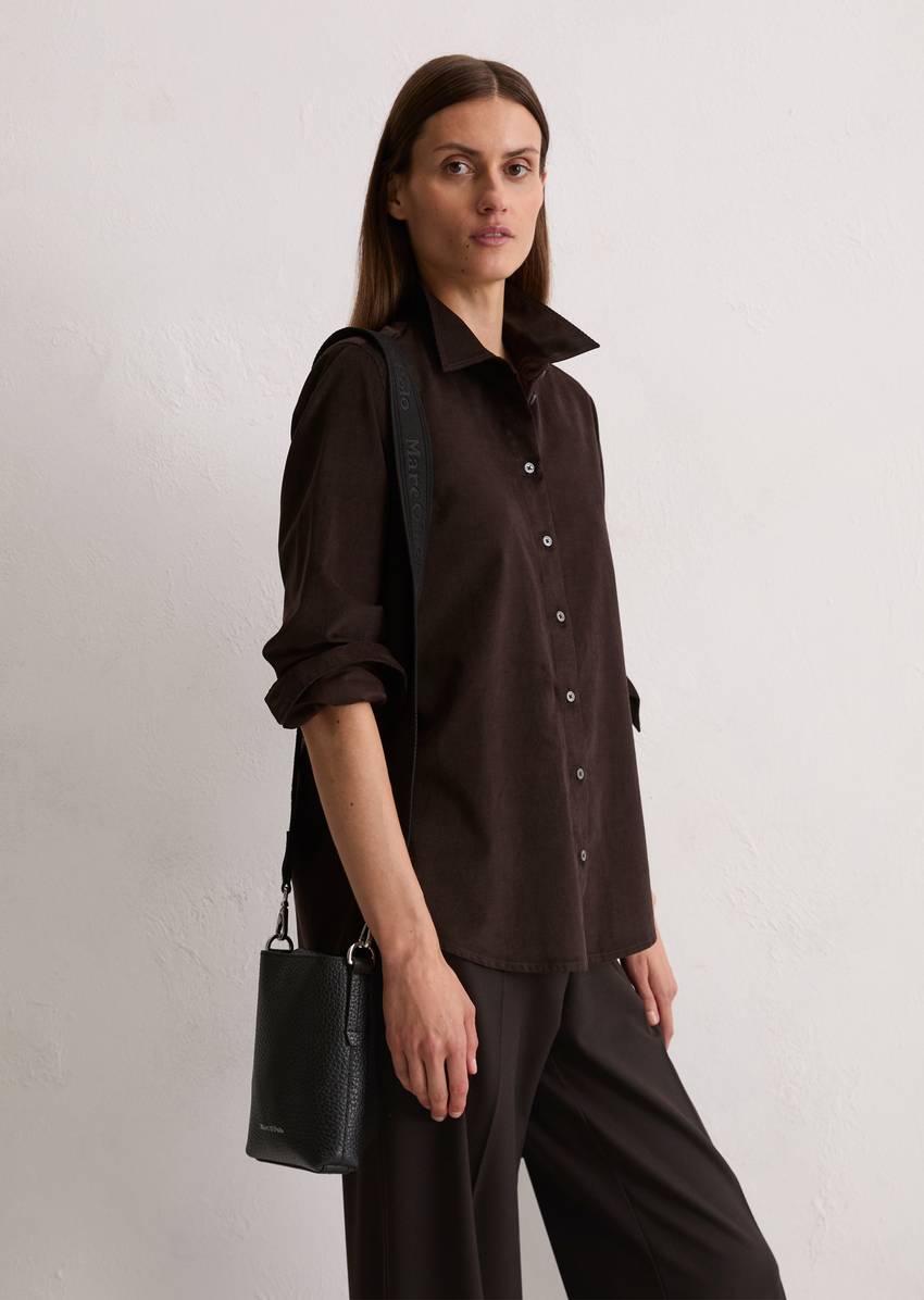 Smartphone case made from grained cowhide