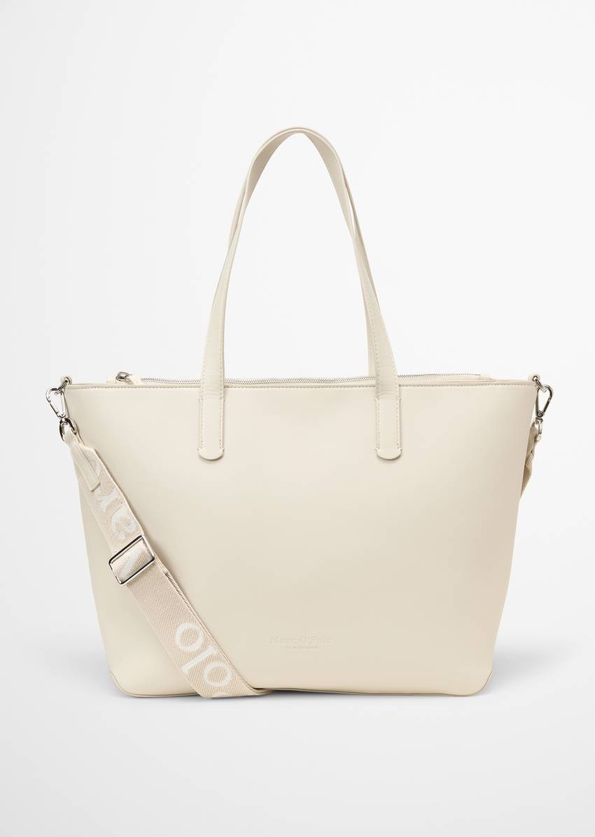 Shopper medium made from a leather alternative made from recycled polyester