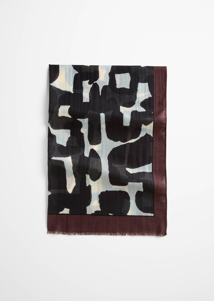 Scarf with all-over print with TENCEL™ Lyocell