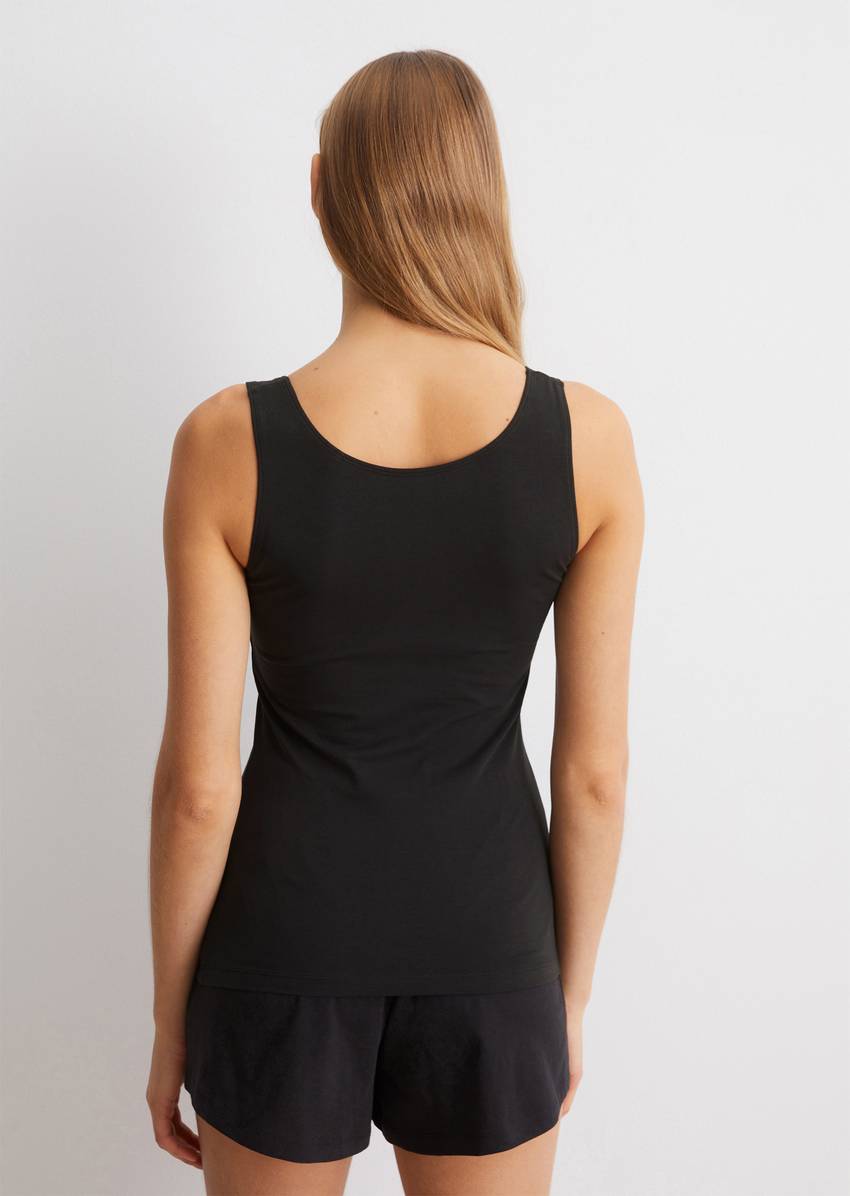 Lounge tank top made from an organic cotton blend