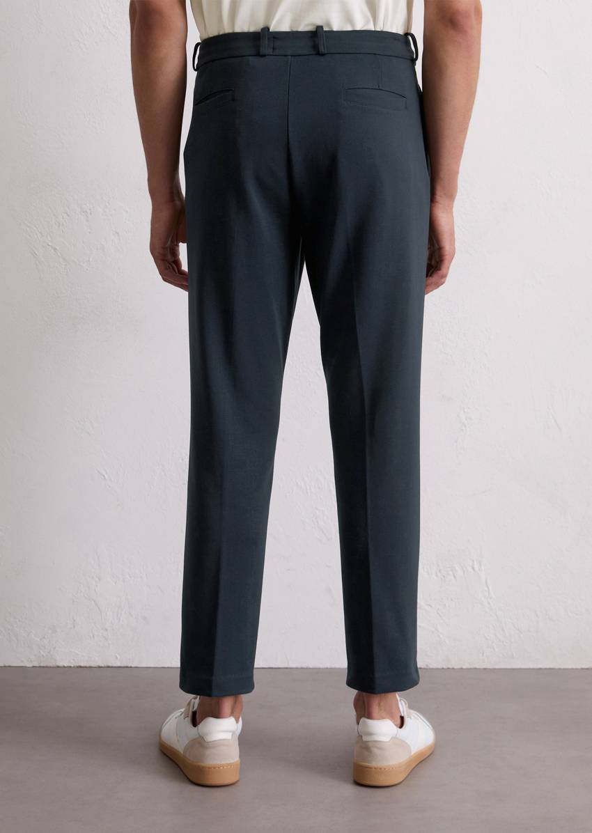 Regular sweatpants made from a stretchy organic cotton blend