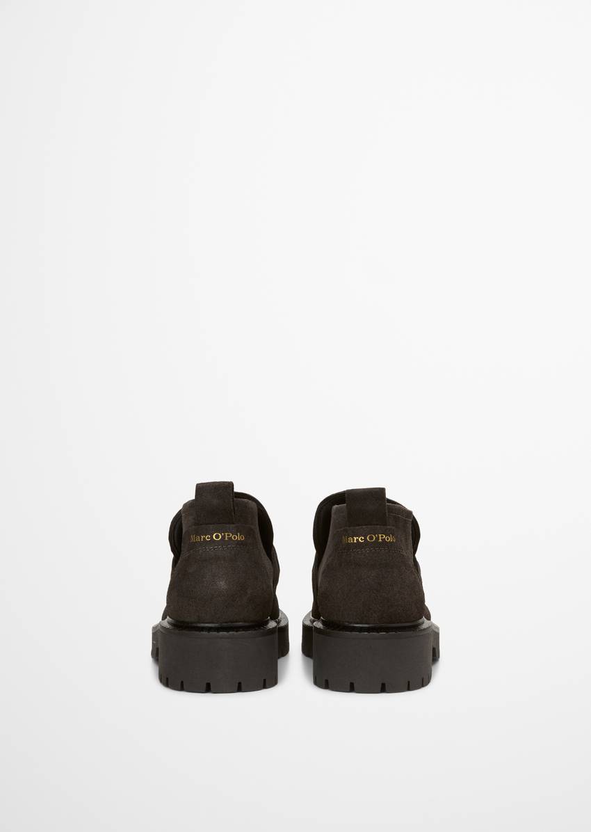 Loafer in mid-cut look made from suede