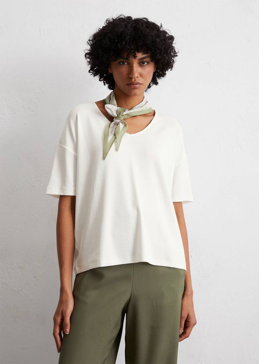 V-neck T-shirt loose with TENCEL™ Lyocell