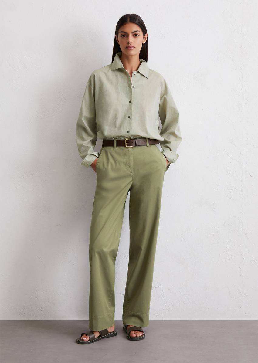 Chino model Lande wide made from stretchy organic cotton twill