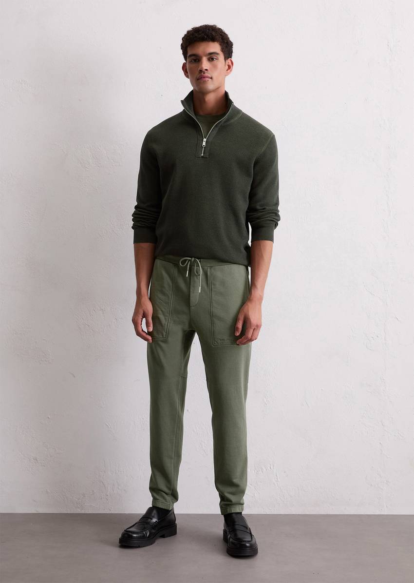 Regular sweatpants made from recycled cotton