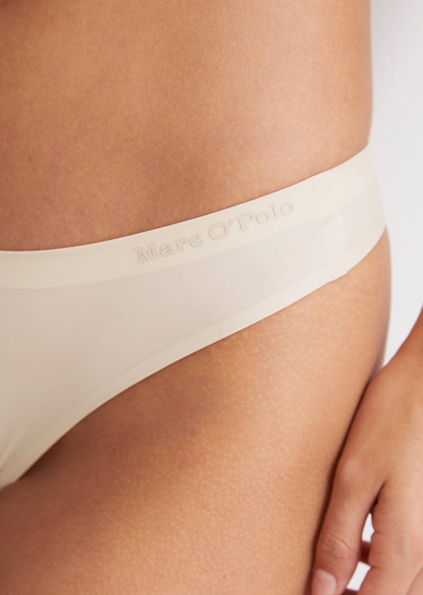 String in a pack of 2