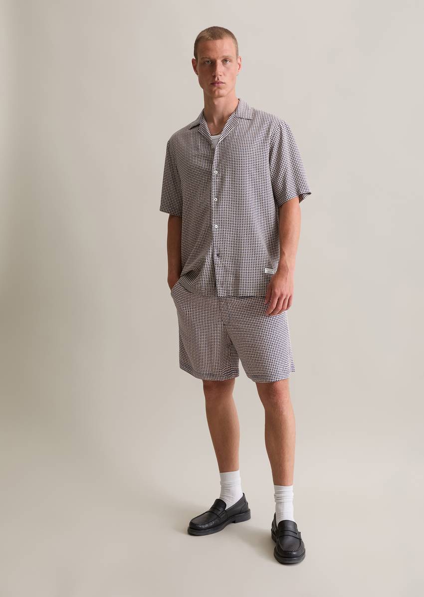 Regular short-sleeved shirt made from soft viscose