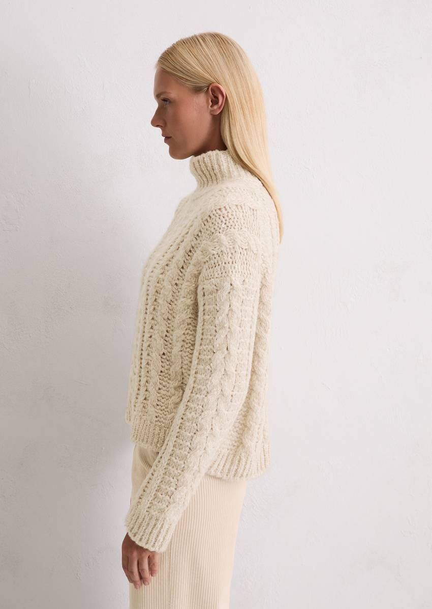 Cable knit oversized sweater made from a mix of alpaca wool, cotton and merino wool