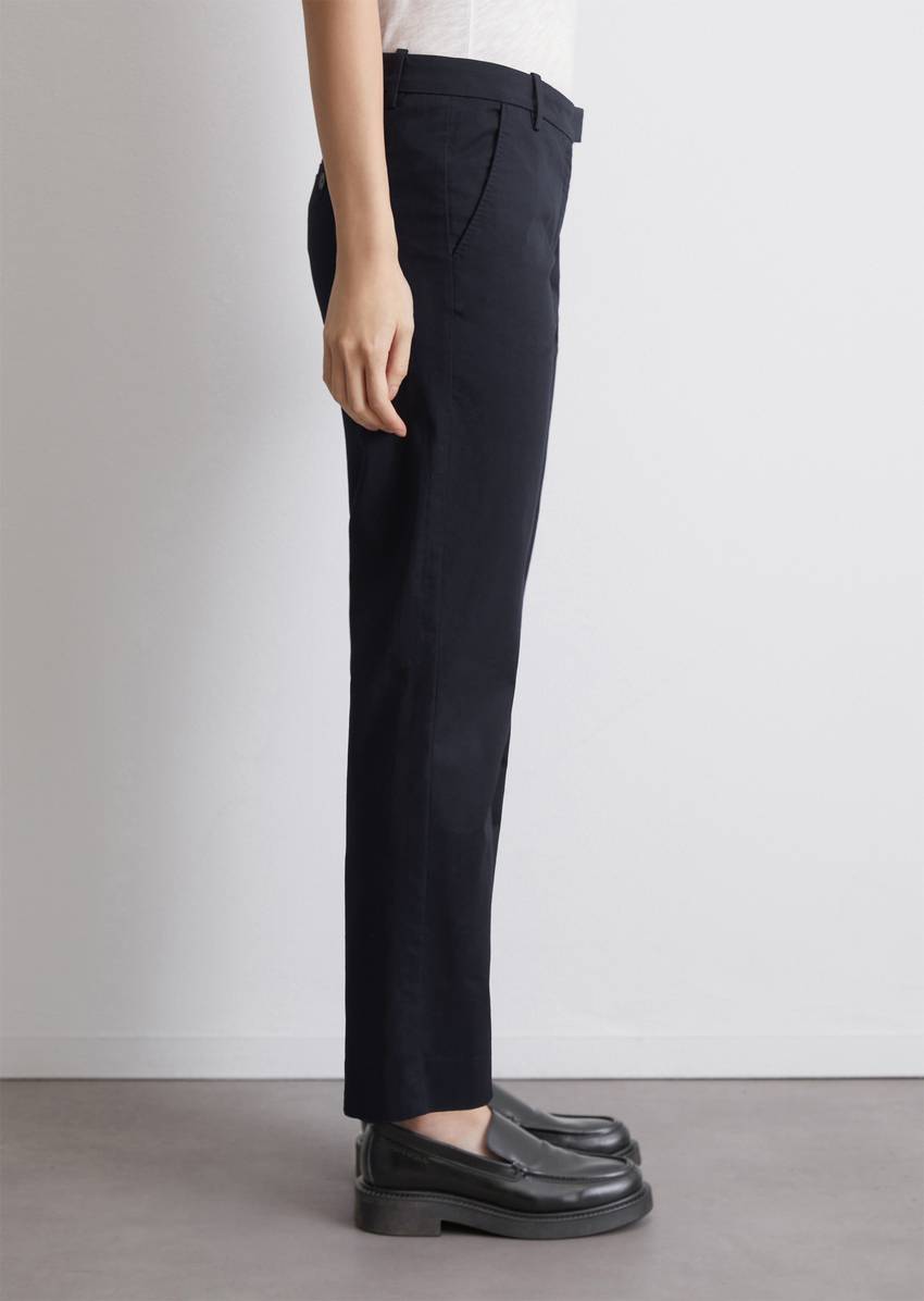 Pants model Torne Tailored made from elastic cotton twill