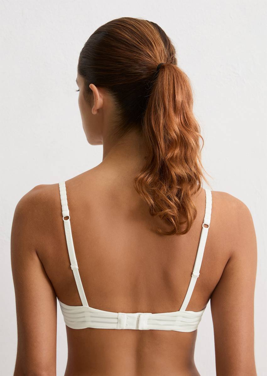 Underwired bra with stripe structure