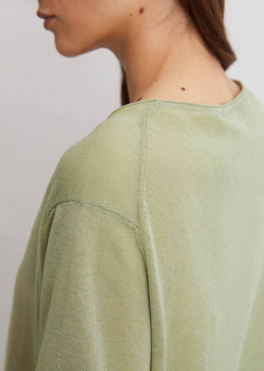 Short sleeve sweater loose made from an organic cotton blend