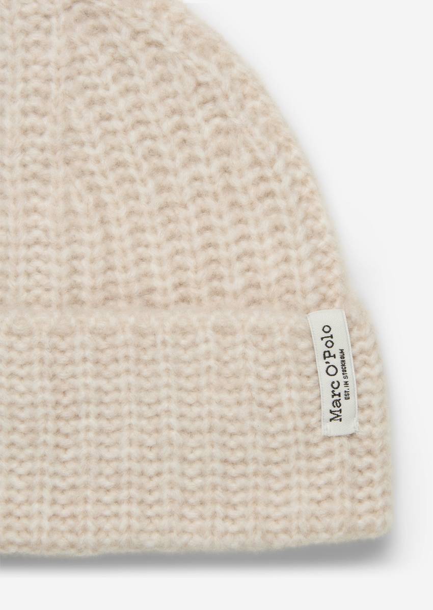 Cap made from a soft virgin wool blend