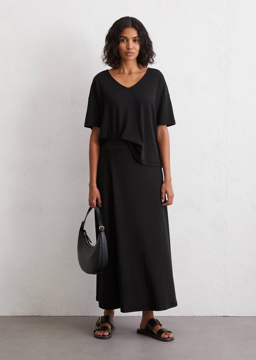 A-line jersey skirt made from a stretchy viscose blend