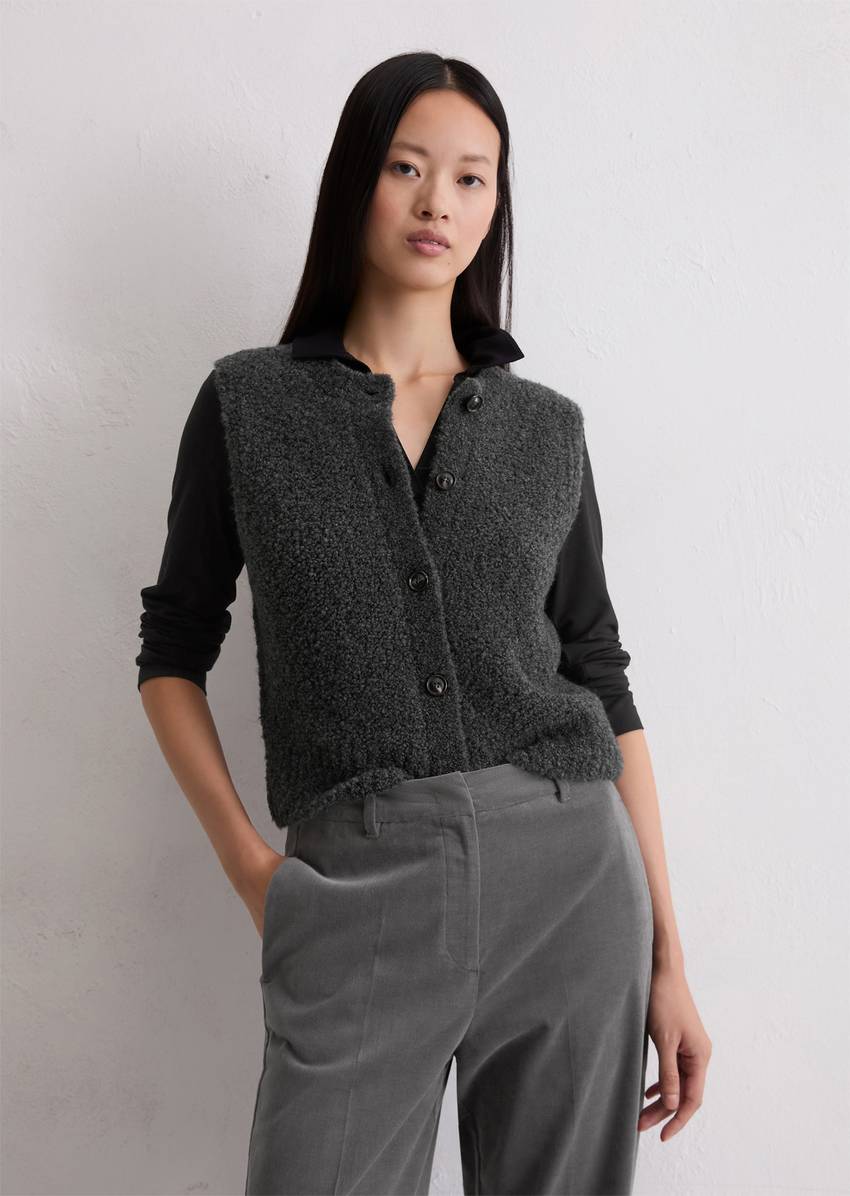Regular sleeveless cardigan made from a wool/alpaca wool mix