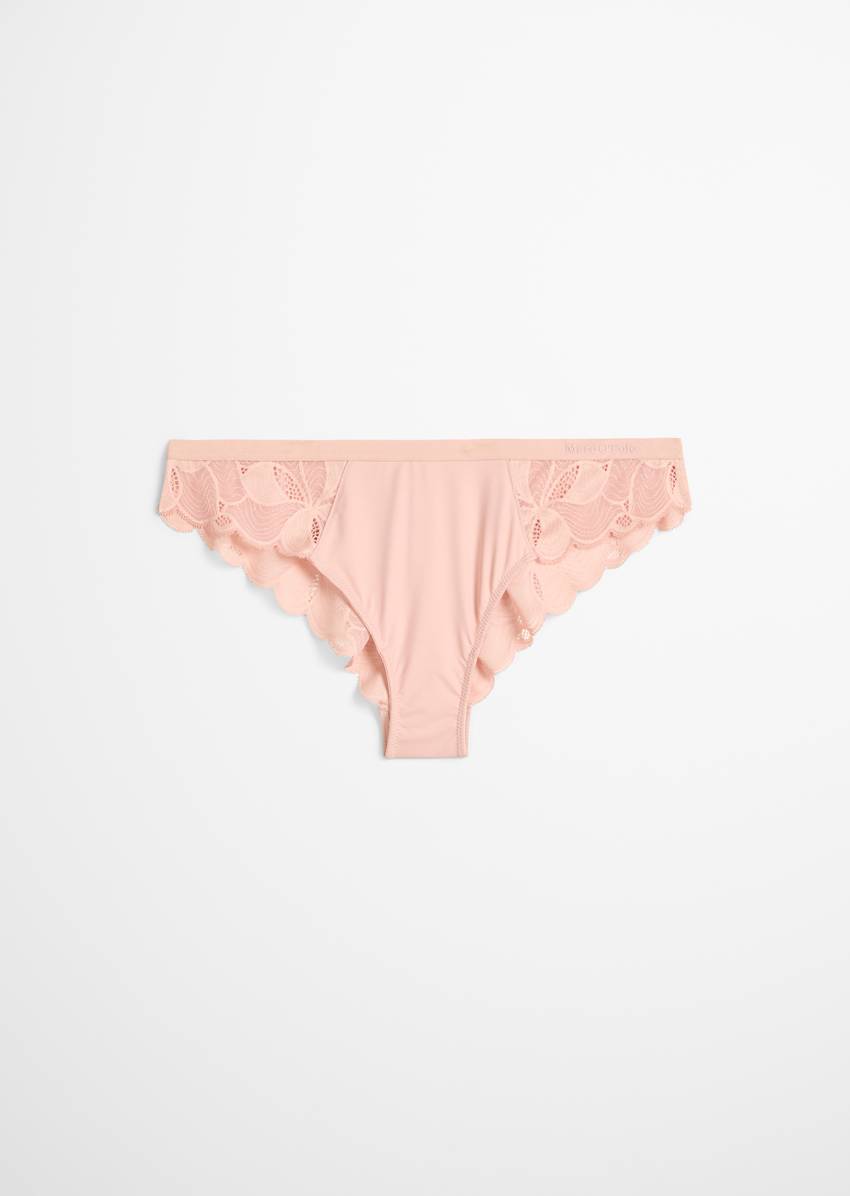 Slip with delicate lace