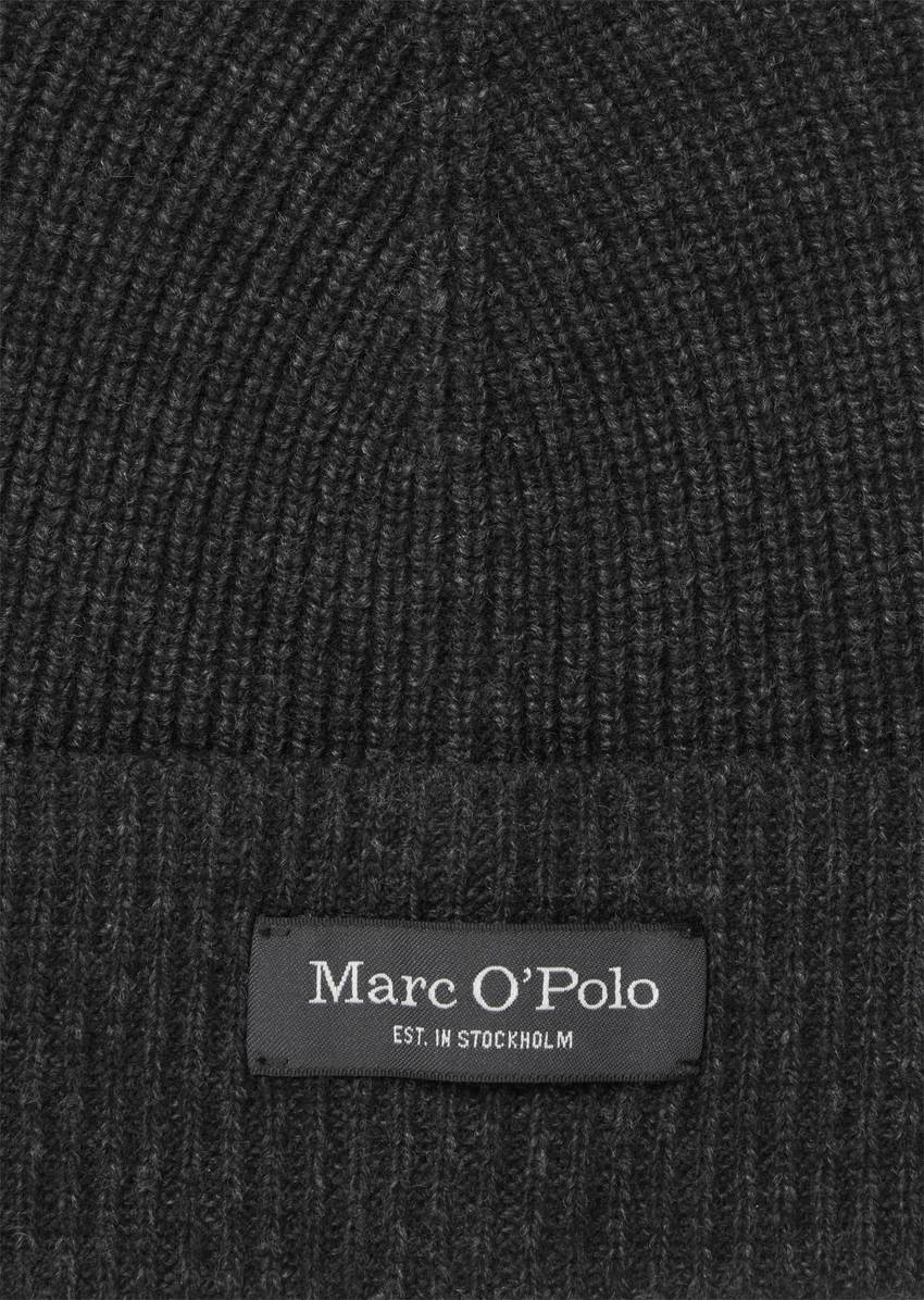 Hat & scarf set made from a soft virgin wool blend