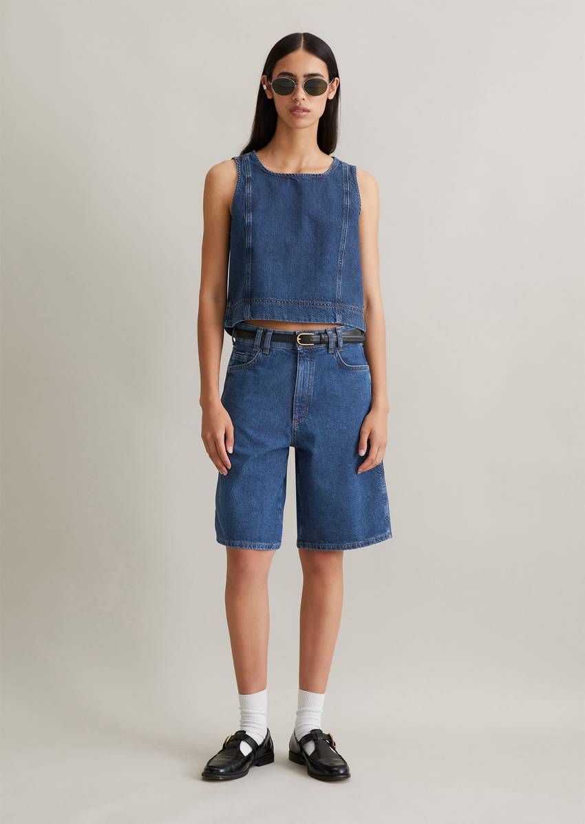 Bermuda model Jonnda relaxed made from rigid denim without elastane