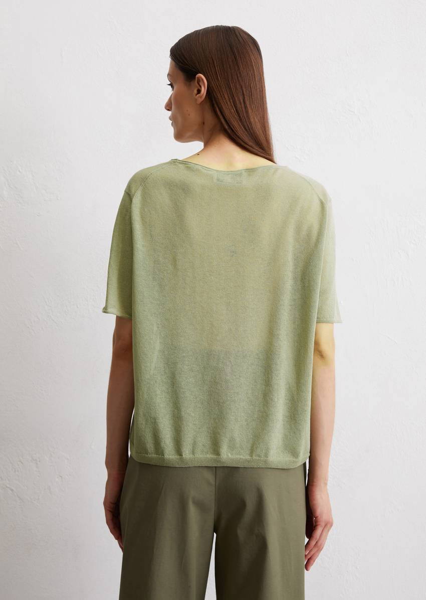 Short sleeve sweater loose made from an organic cotton blend