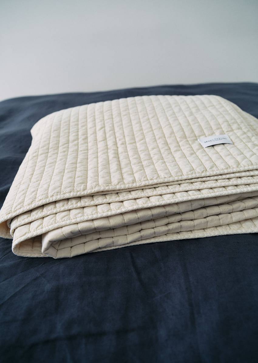 Bedspread model Soletta with recycled filling