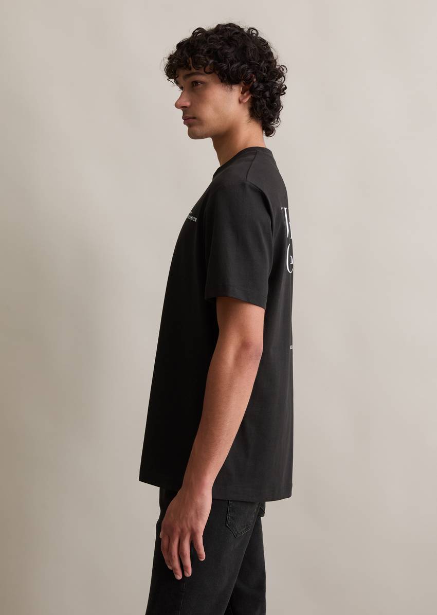 Relaxed T-shirt with relaxed back print