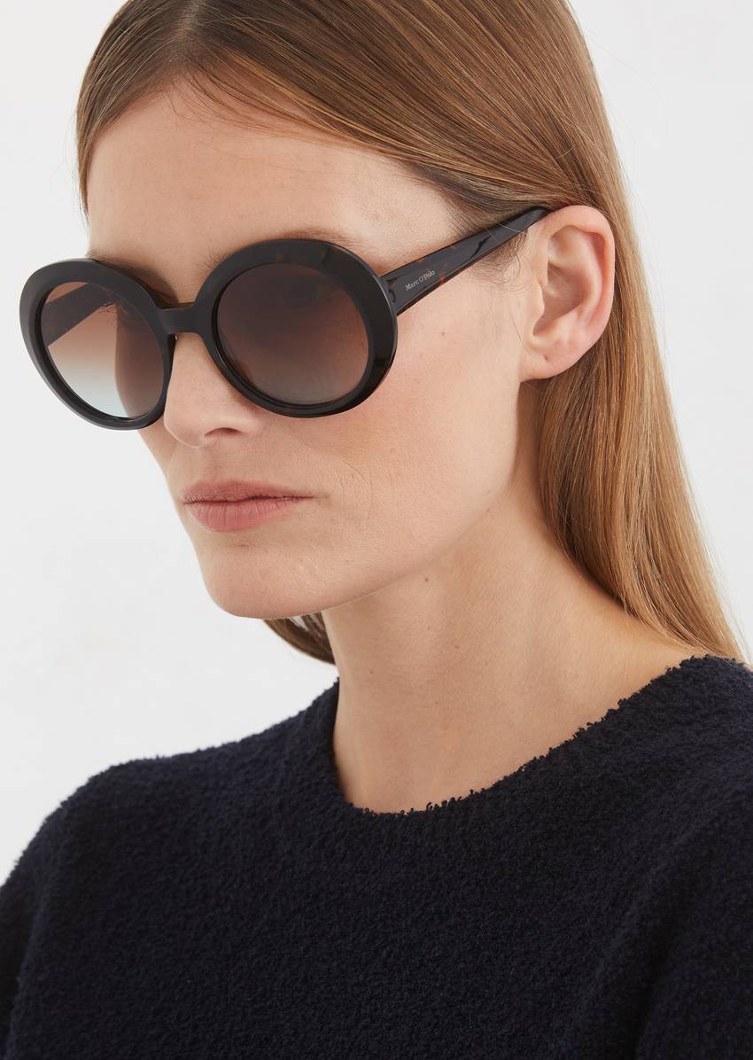 Women's sunglasses made from transparent organic acetate