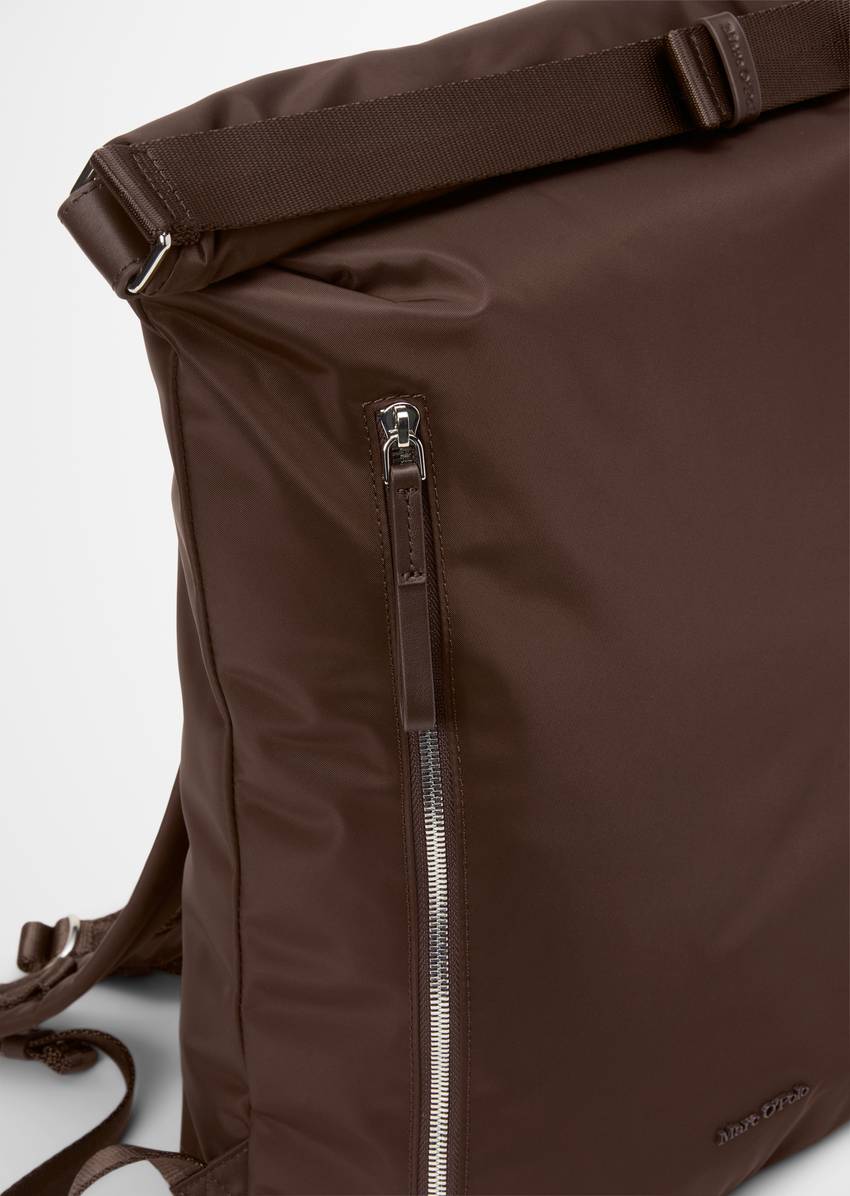 Backpack medium made from recycled material