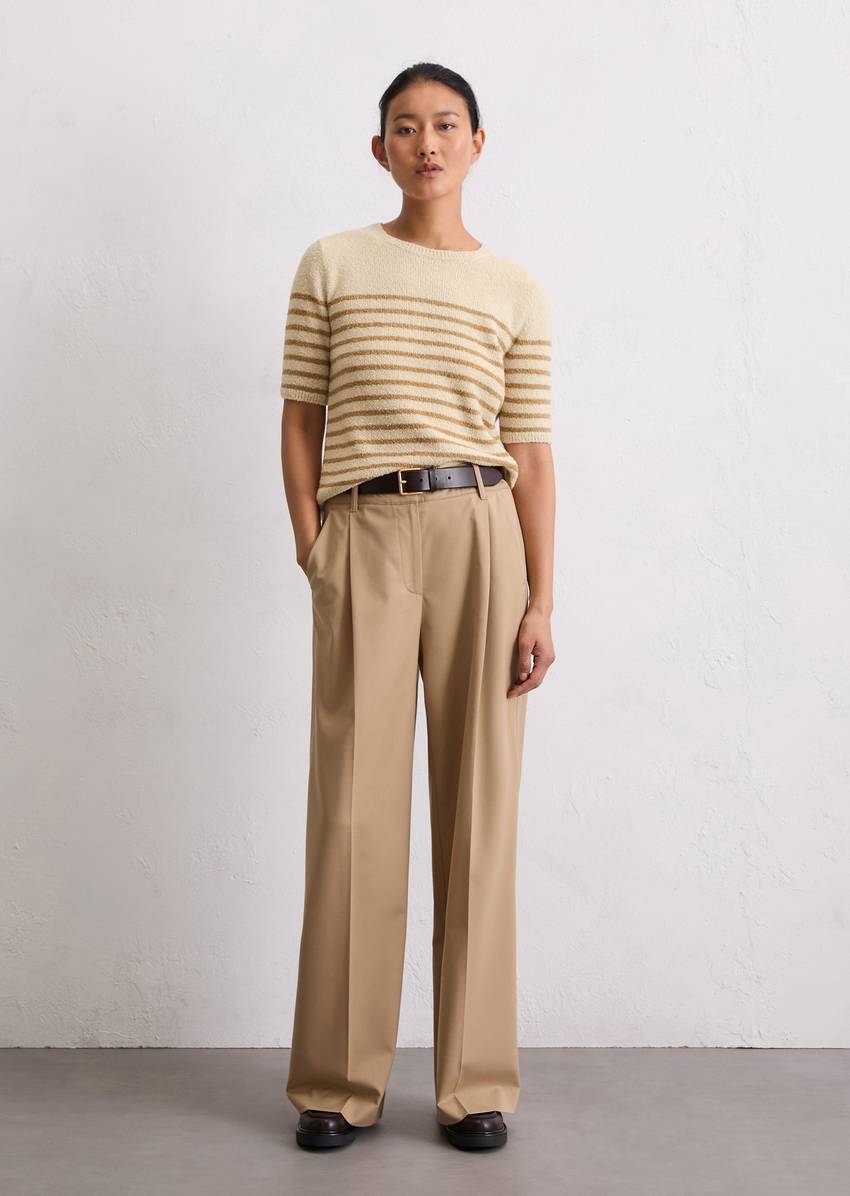 Striped short-sleeved pullover slim made from bouclé yarn