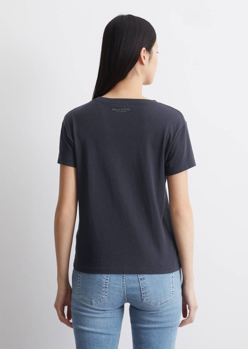 Loose basic T-shirt made of organic cotton