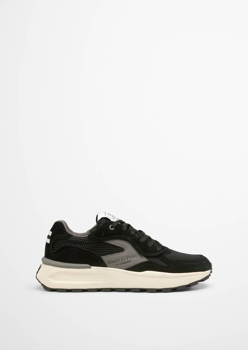 Sneaker Made from a high-quality material mix