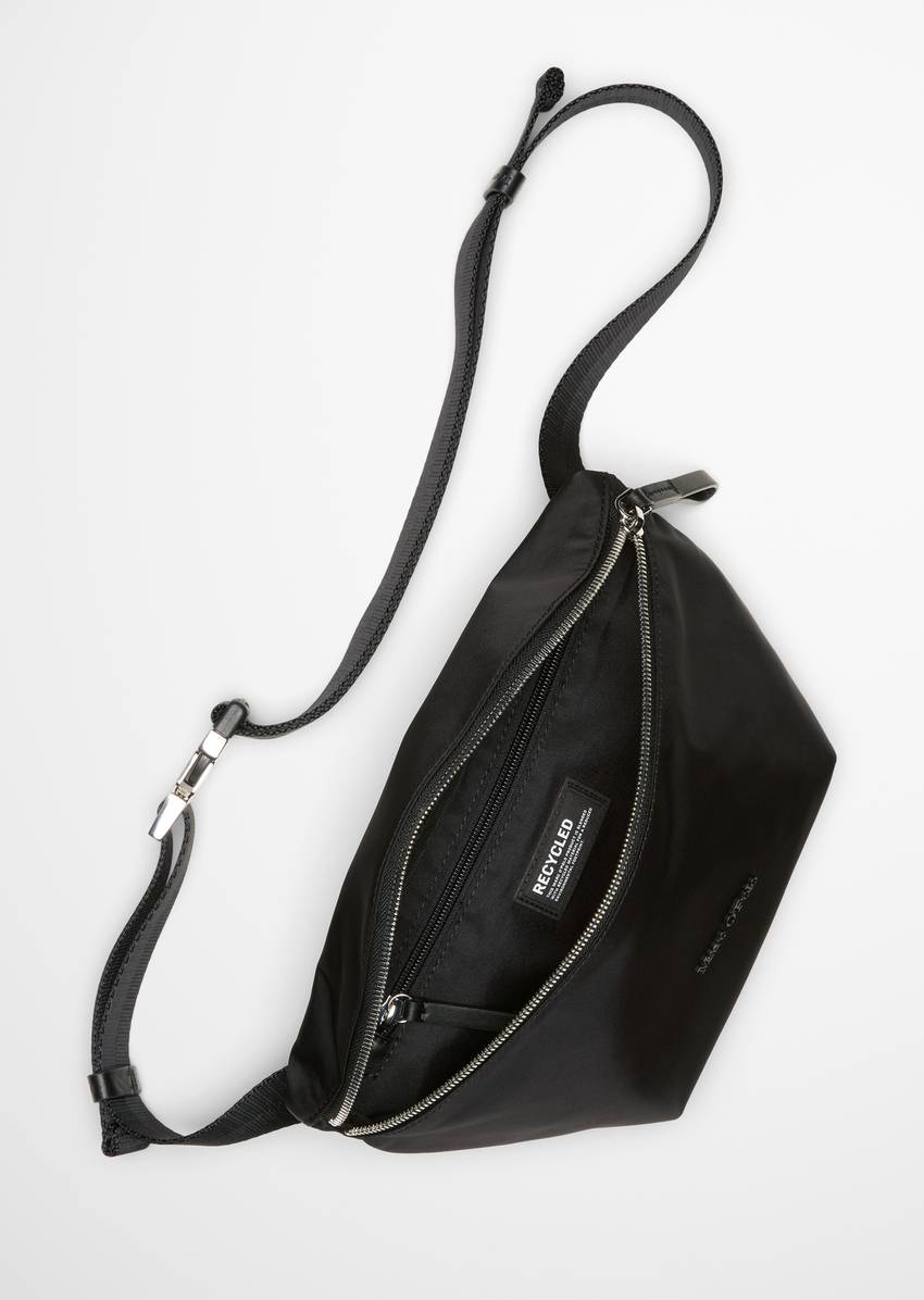 Fanny pack Made from water-repellent material