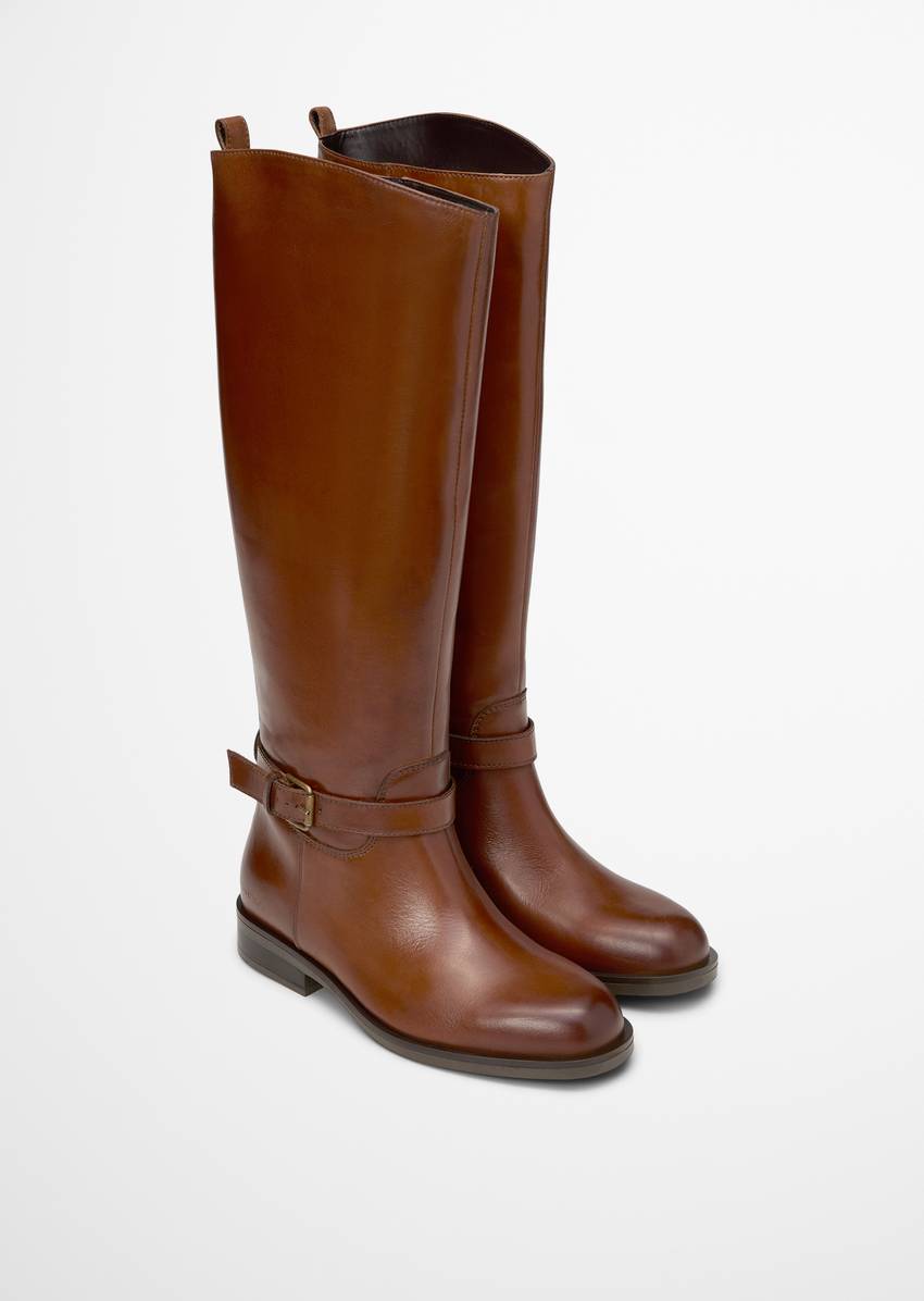 Long-shaft boots with riding boot character