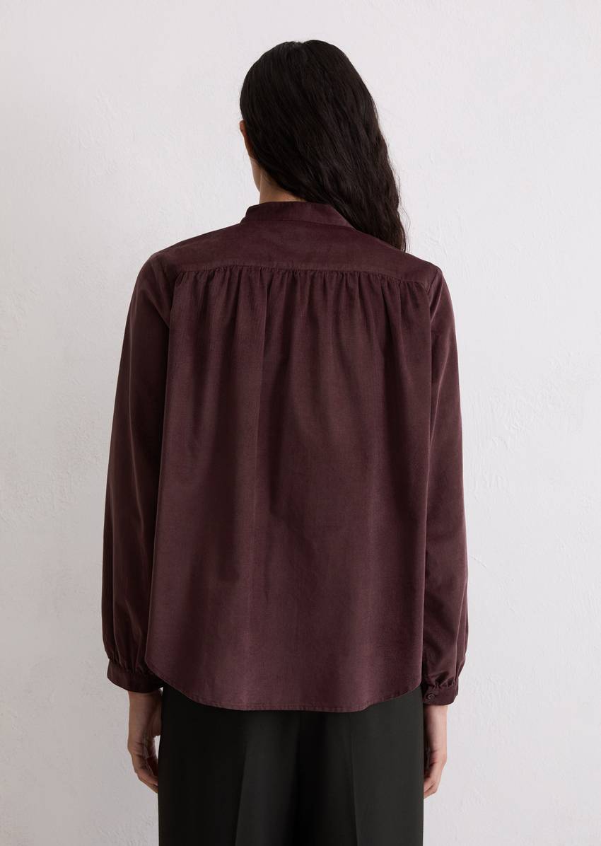 Loose velvet blouse made from an organic cotton-viscose blend
