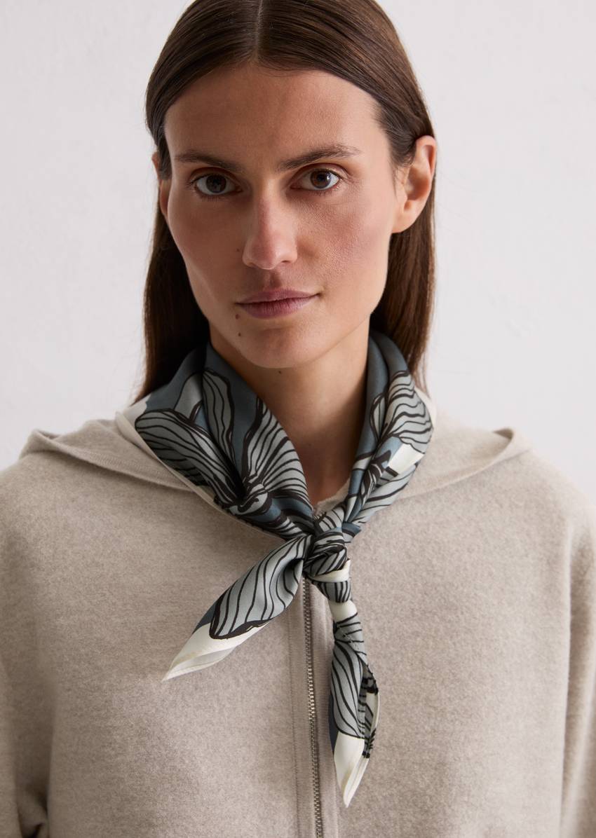 Shawl made from soft satin