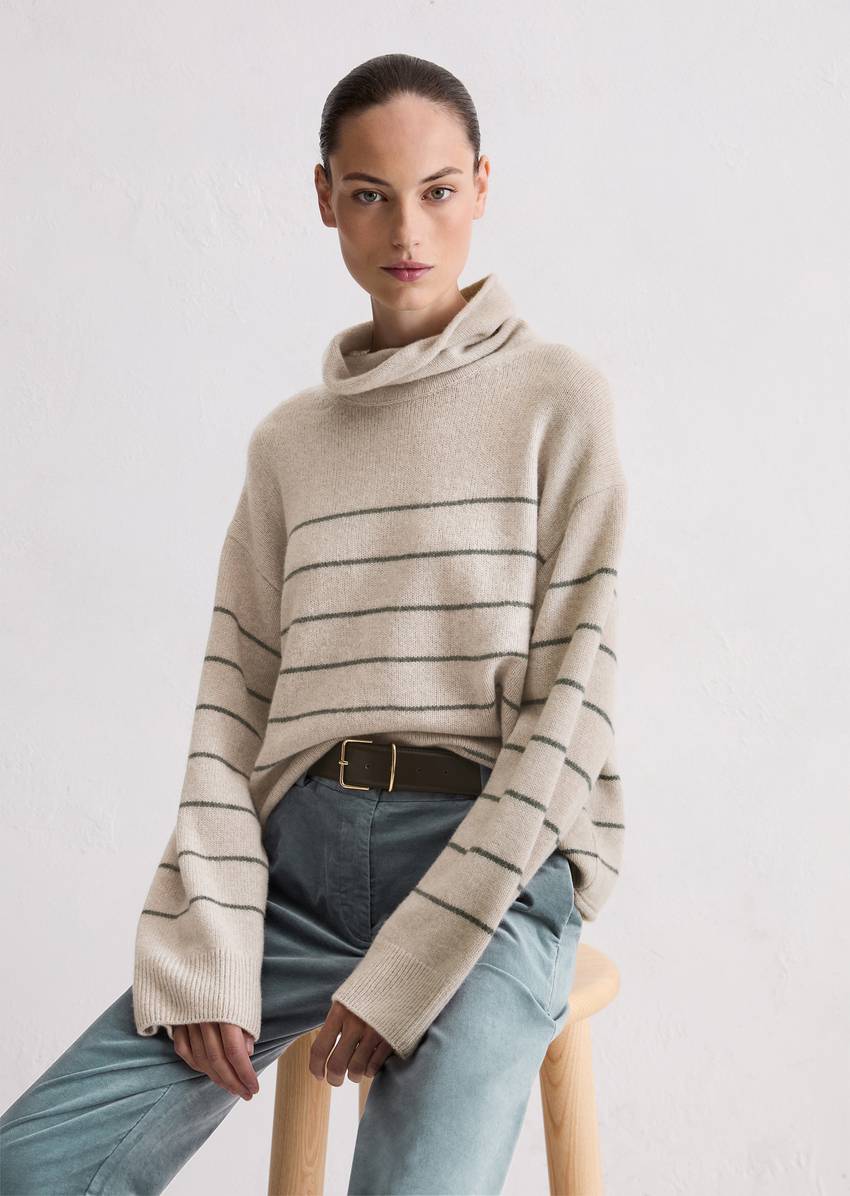 Striped turtleneck sweater relaxed made from a soft merino wool blend