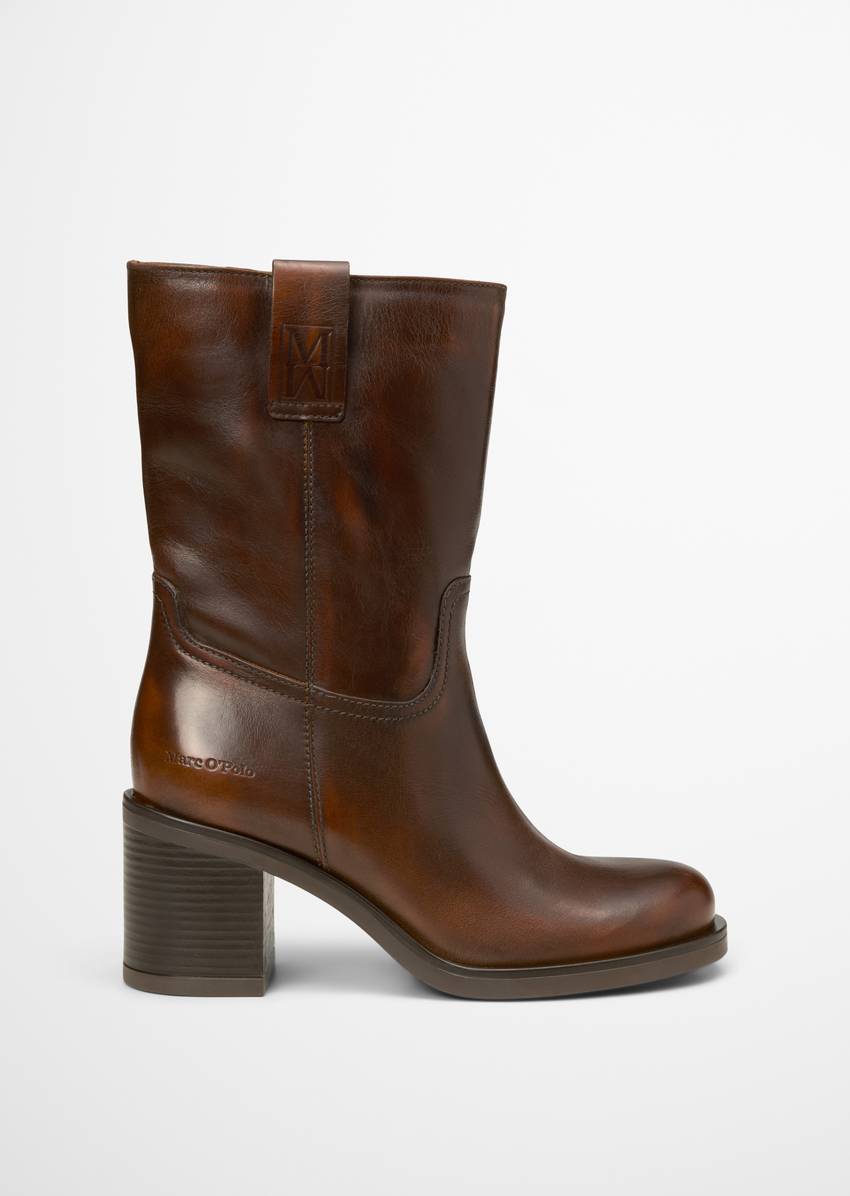 Short-shaft boots made from fine cowhide