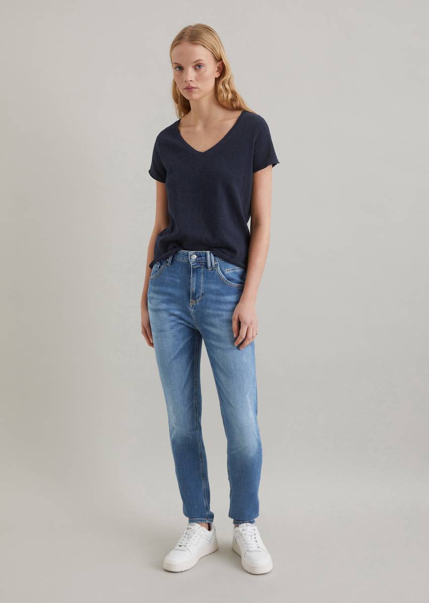 V-neck T-shirt, regular fit made from organic cotton slub jersey