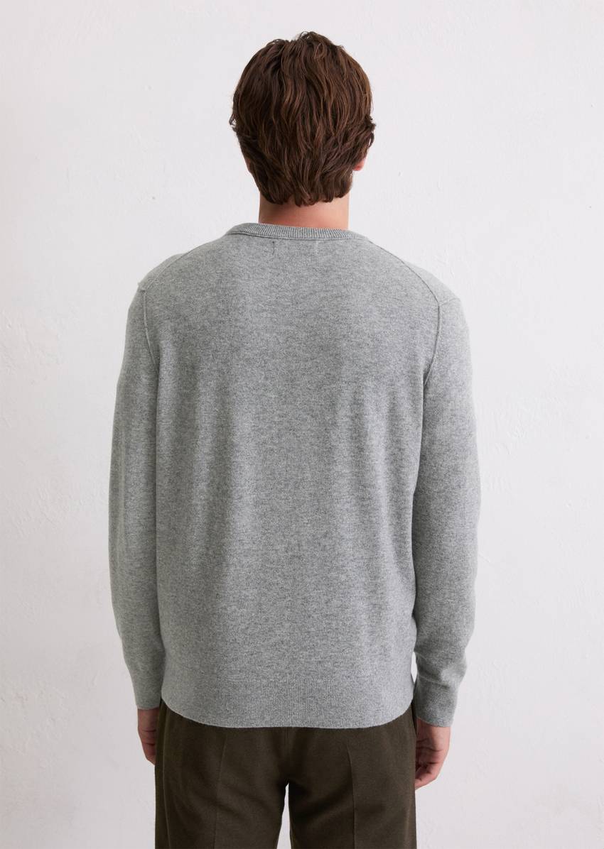 Sweater regular made from the finest cashmere