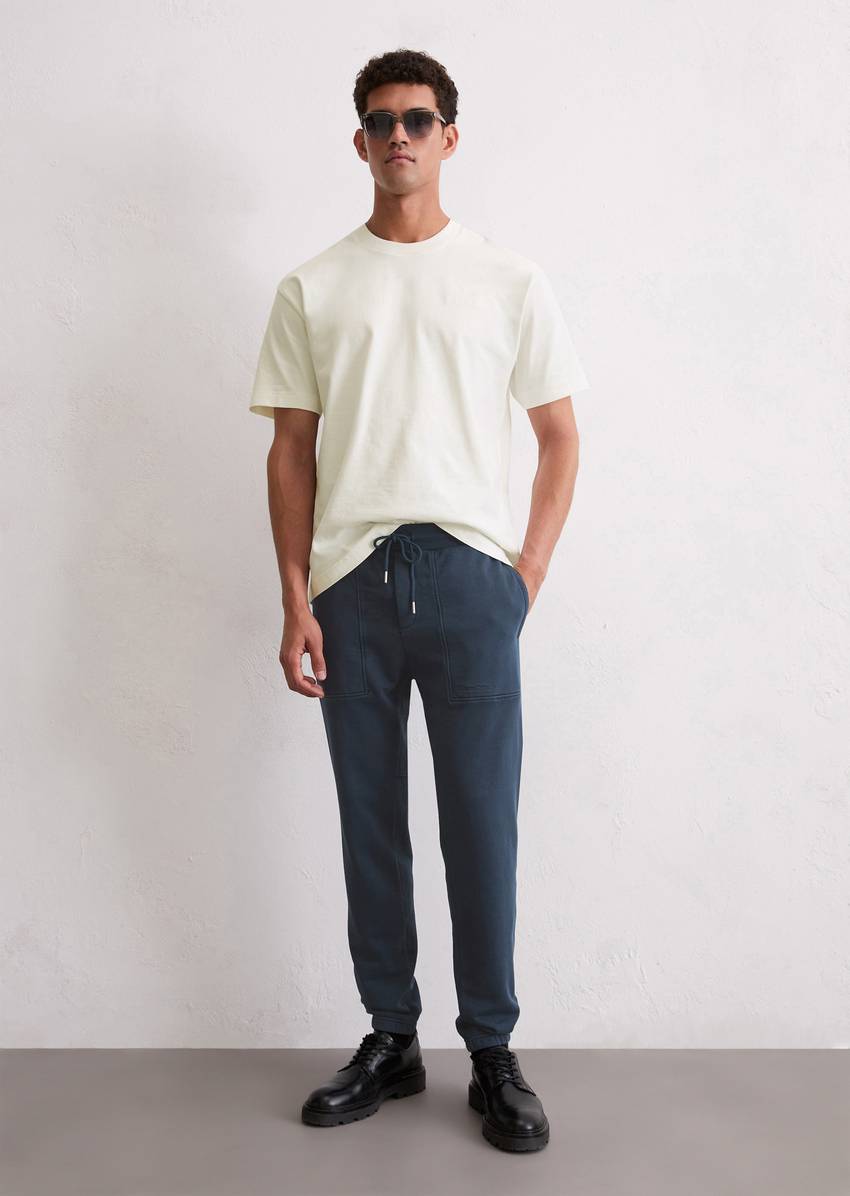 Regular sweatpants made from recycled cotton