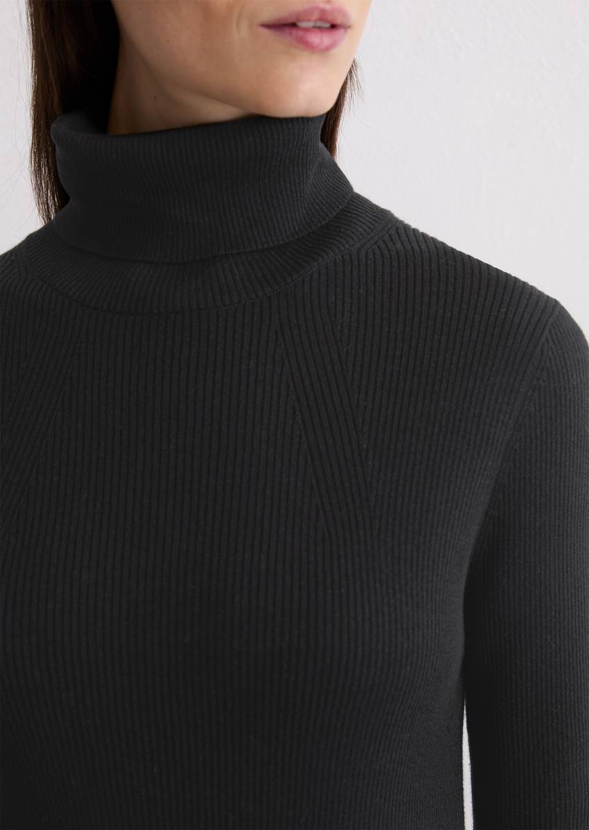 Turtleneck sweater slim made from organic cotton