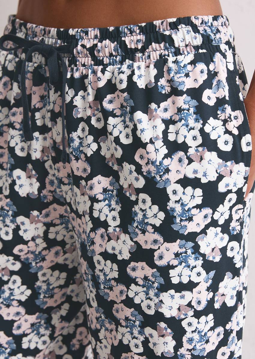 Lounge pants made from pure organic cotton