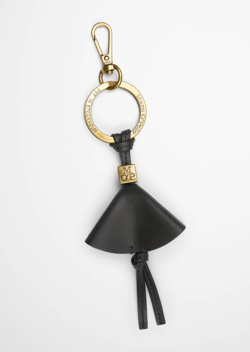 Key ring made from fine cowhide with brass details