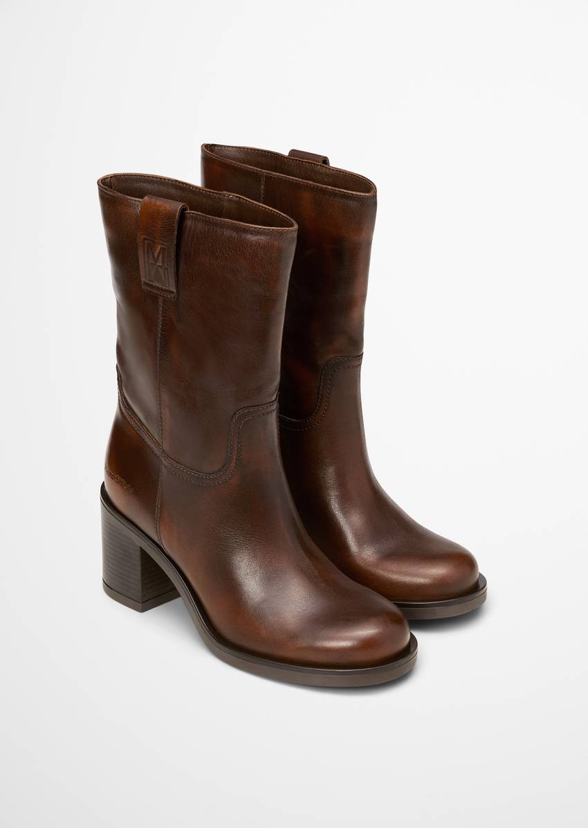 Short-shaft boots made from fine cowhide