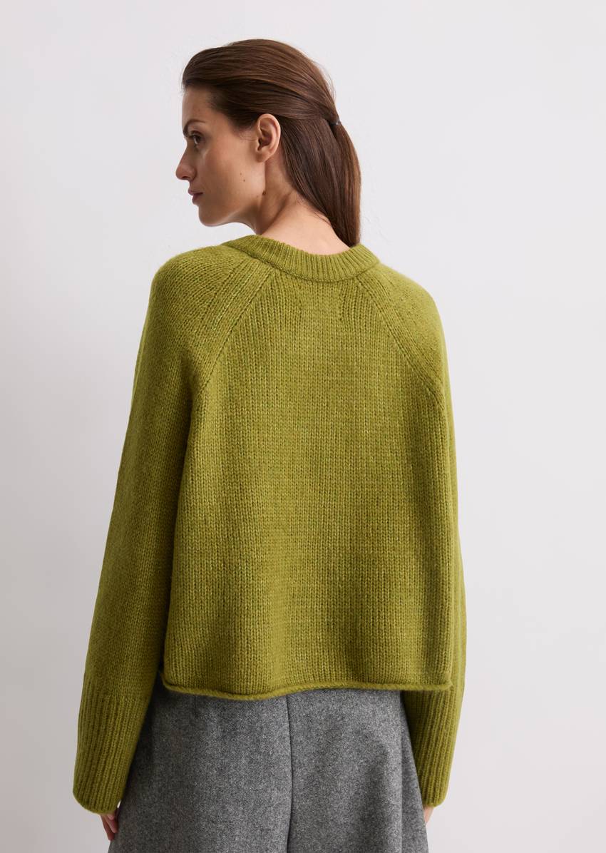 Cardigan loose made from a soft virgin wool blend