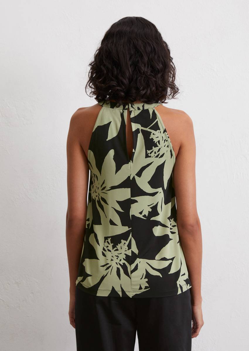 Sleeveless top flared made from stretchy viscose fabric