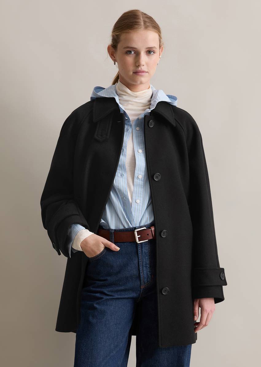 Relaxed short coat with recycled wool