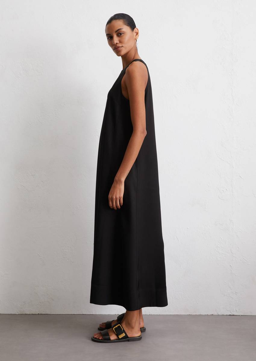 Dress relaxed Made from flowing Naia™ twill