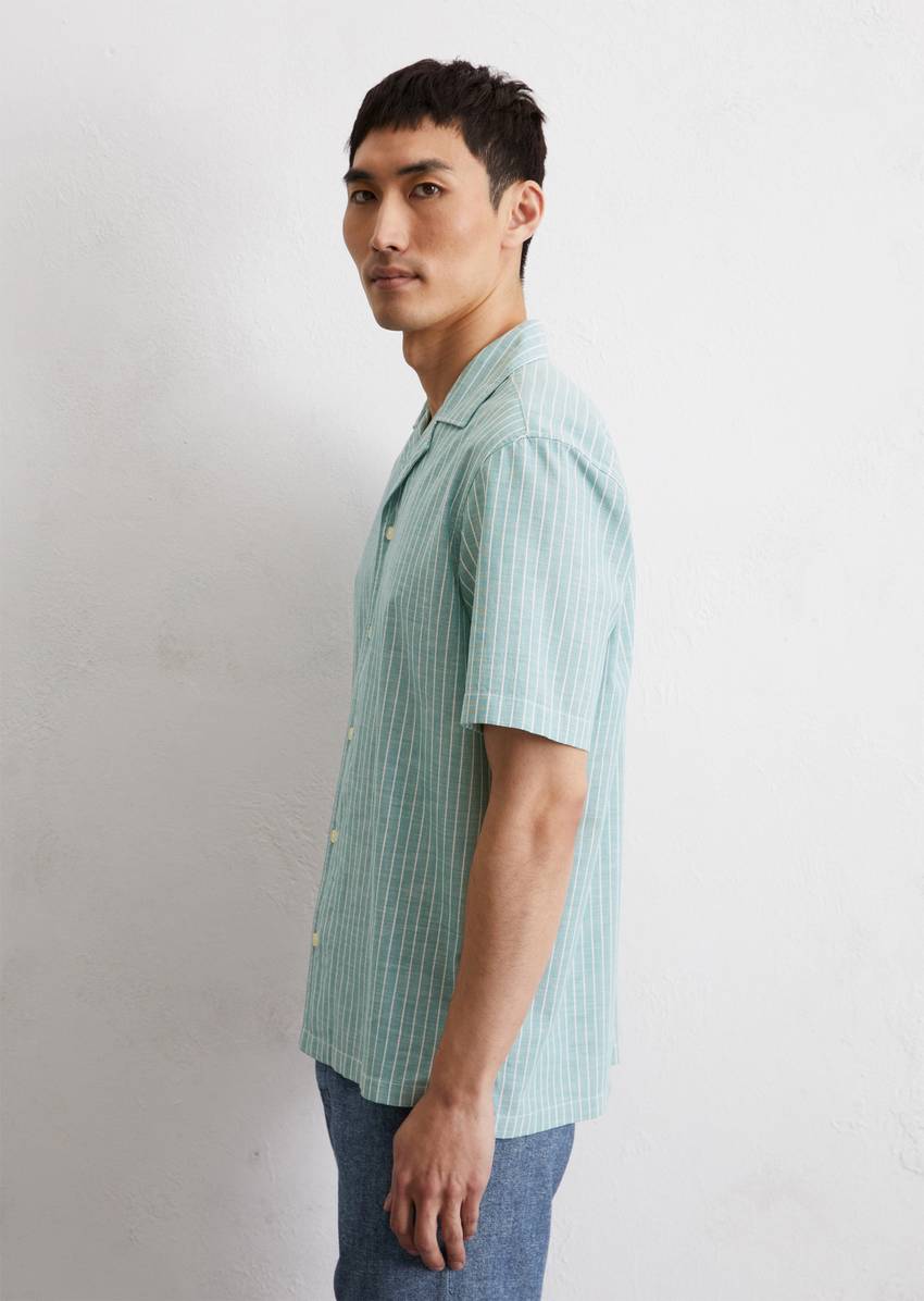 Regular short-sleeved shirt made from pure organic cotton